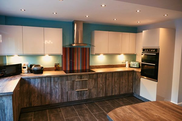 Urban style kitchens | Pine / Gloss kitchens: where urban meets rural
